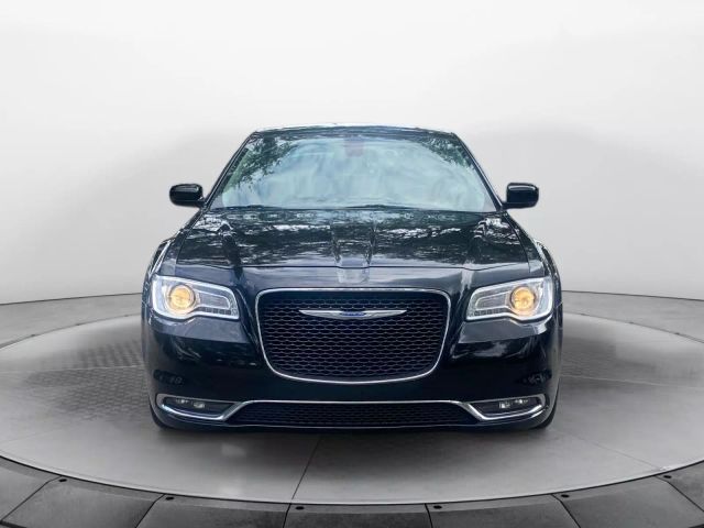 2018 Chrysler 300 Touring L