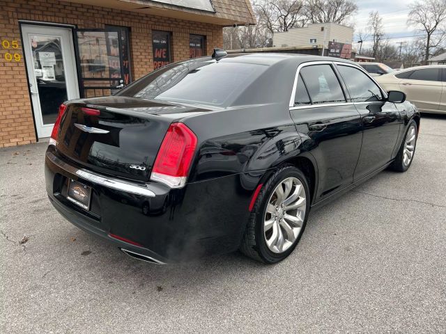 2018 Chrysler 300 Touring L