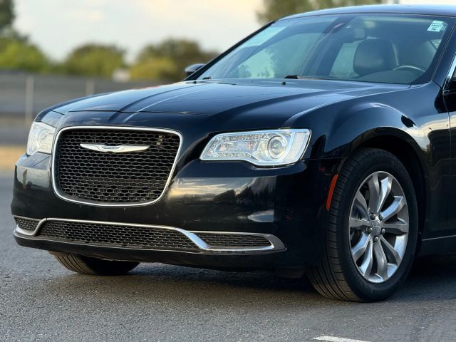 2018 Chrysler 300 Touring L