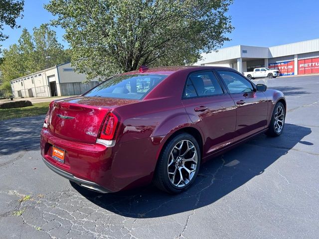 2018 Chrysler 300 Touring