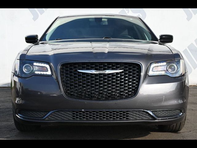 2018 Chrysler 300 Touring