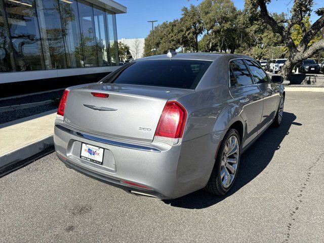 2018 Chrysler 300 Limited