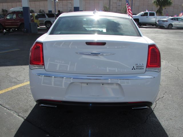 2018 Chrysler 300 Limited