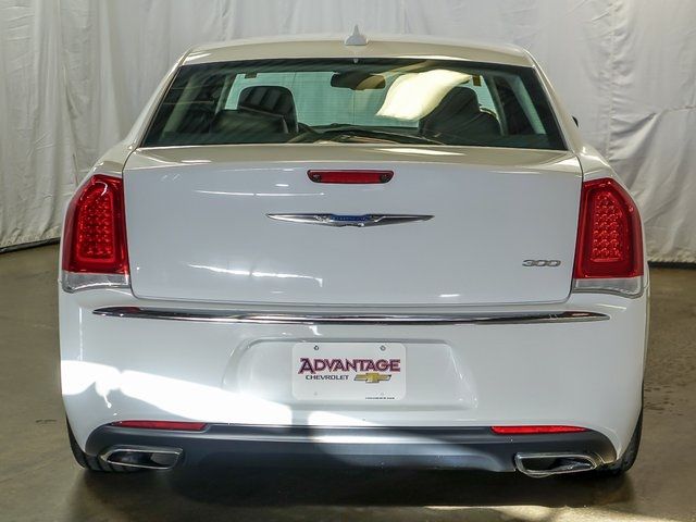 2018 Chrysler 300 Touring L