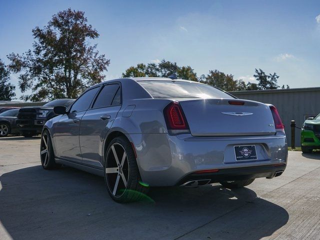 2018 Chrysler 300 Touring