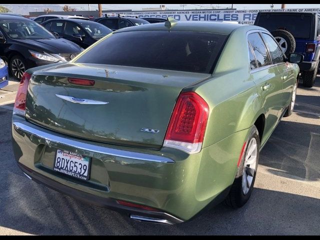 2018 Chrysler 300 Touring