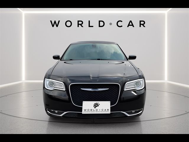 2018 Chrysler 300 Touring L