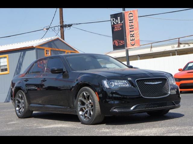 2018 Chrysler 300 Touring