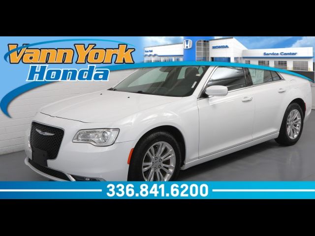 2018 Chrysler 300 Touring