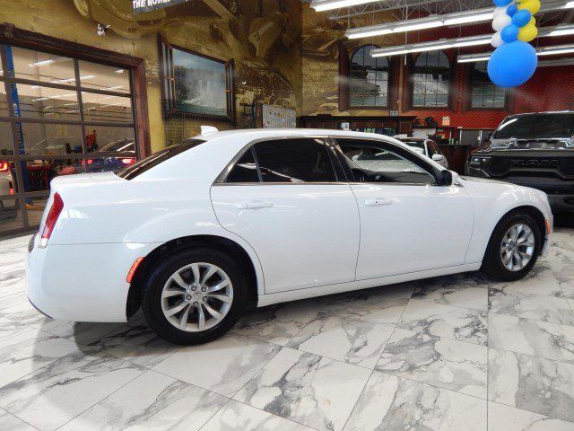 2018 Chrysler 300 Touring