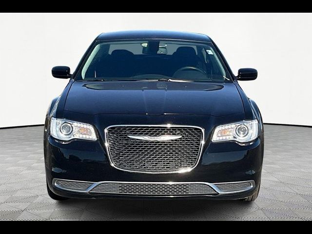 2018 Chrysler 300 Touring