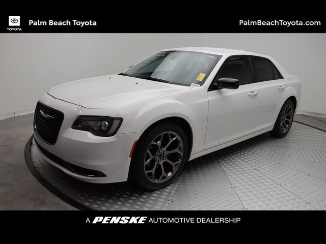 2018 Chrysler 300 Touring