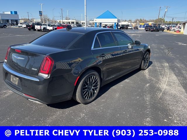 2018 Chrysler 300 Touring