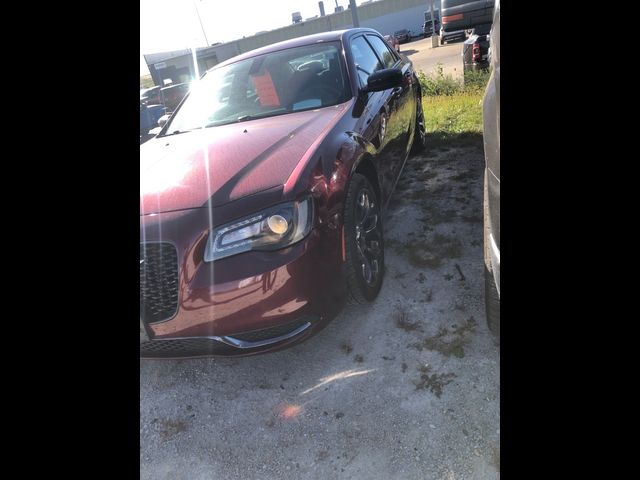 2018 Chrysler 300 Touring