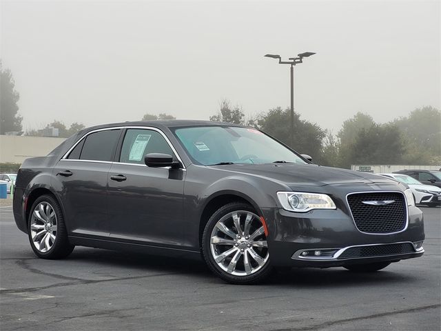 2018 Chrysler 300 Touring L