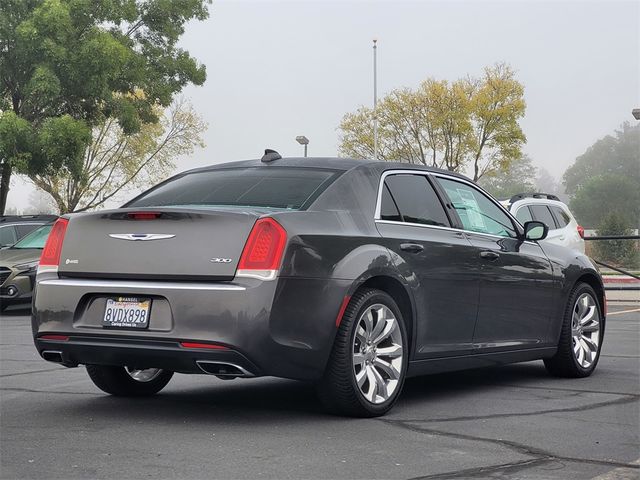 2018 Chrysler 300 Touring L