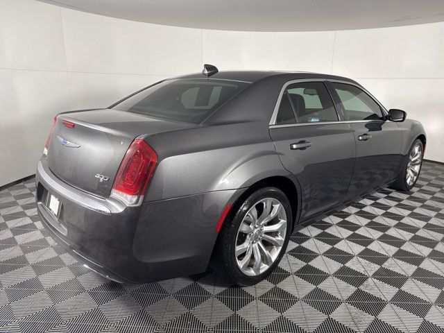 2018 Chrysler 300 Touring L