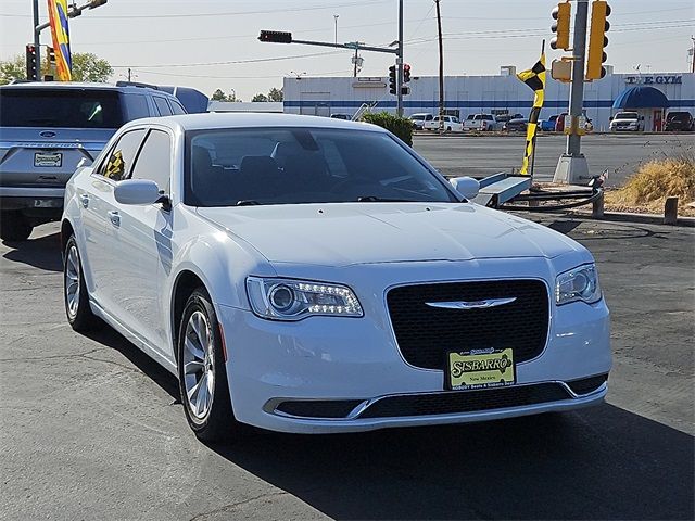 2018 Chrysler 300 Touring