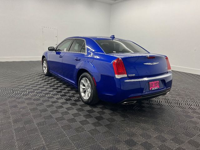 2018 Chrysler 300 Touring