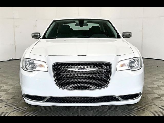 2018 Chrysler 300 Touring