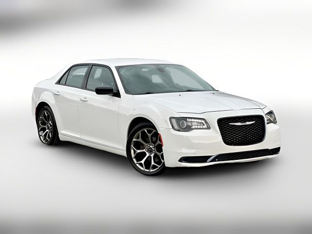 2018 Chrysler 300 Touring