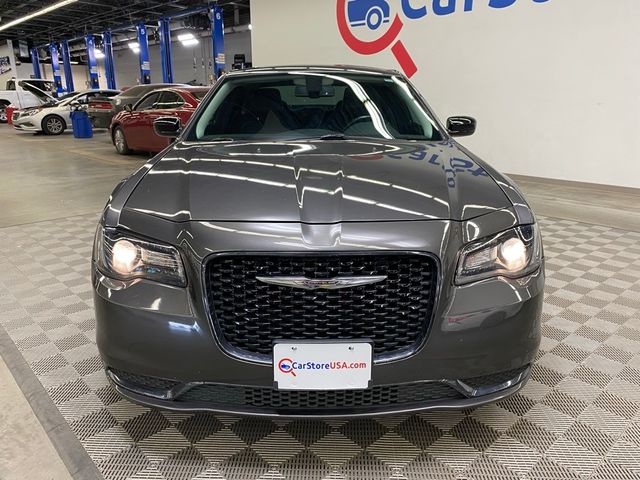 2018 Chrysler 300 Touring