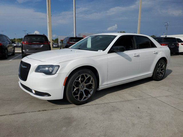 2018 Chrysler 300 Touring