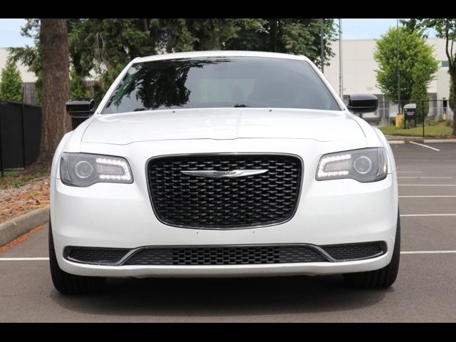 2018 Chrysler 300 Touring