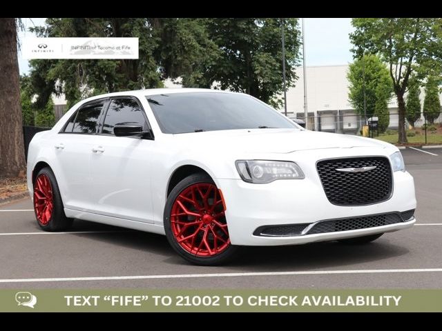 2018 Chrysler 300 Touring