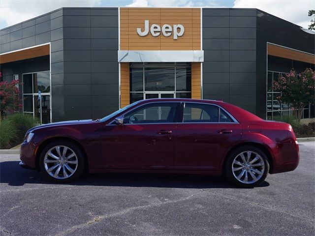 2018 Chrysler 300 Touring