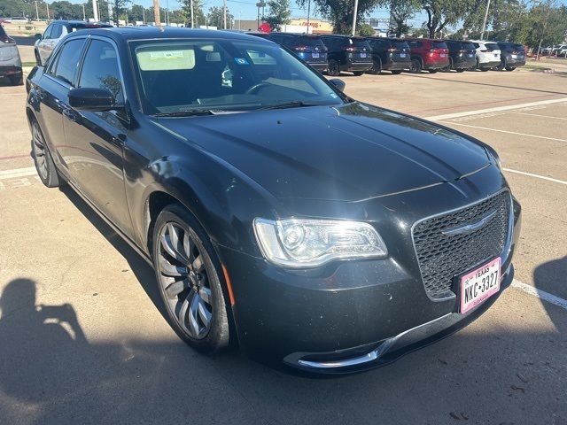 2018 Chrysler 300 Touring L