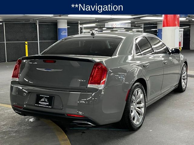 2018 Chrysler 300 Touring L