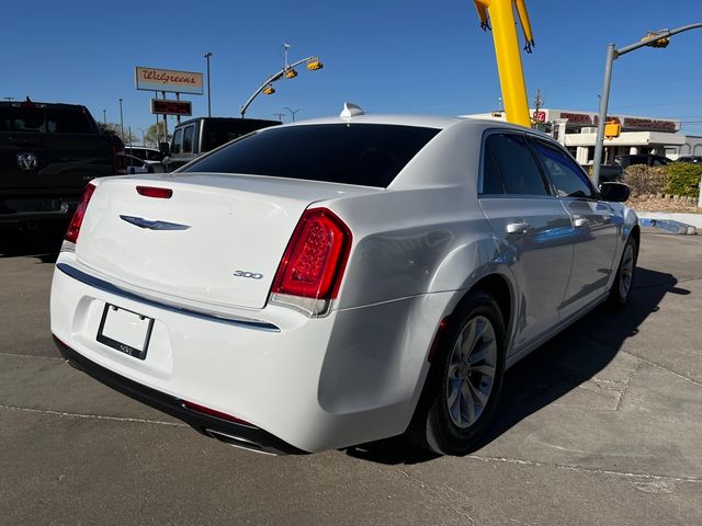 2018 Chrysler 300 Touring