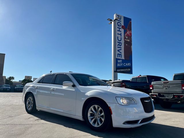 2018 Chrysler 300 Touring