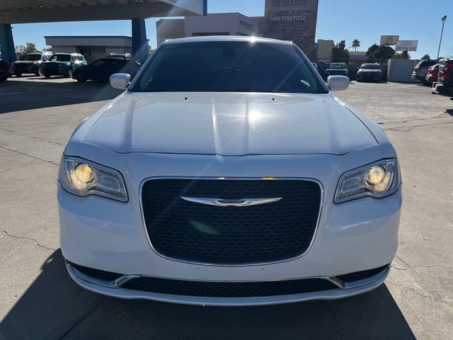 2018 Chrysler 300 Touring