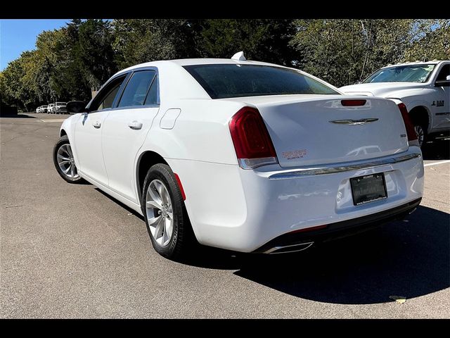 2018 Chrysler 300 Touring