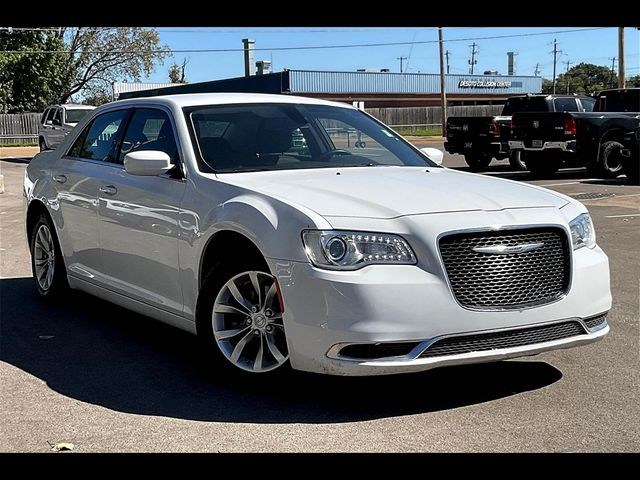 2018 Chrysler 300 Touring