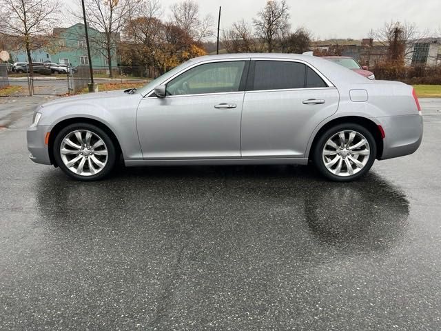 2018 Chrysler 300 Touring L