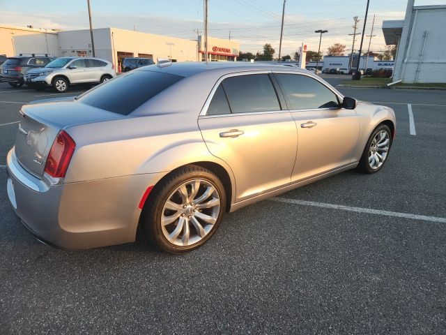 2018 Chrysler 300 Touring L