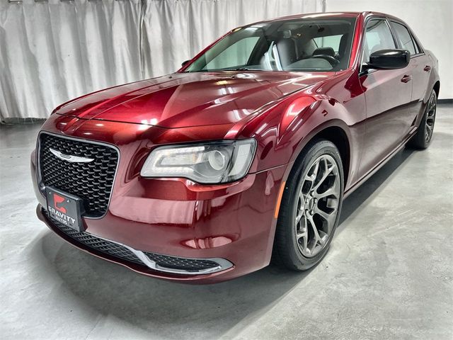 2018 Chrysler 300 Touring