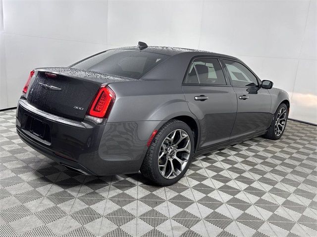 2018 Chrysler 300 Touring