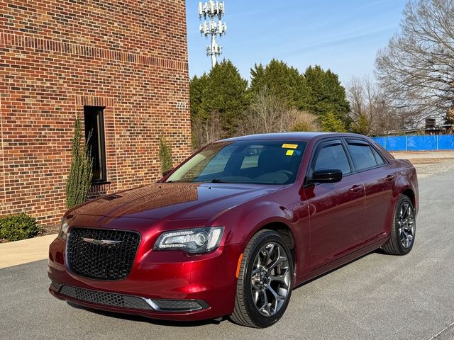 2018 Chrysler 300 Touring