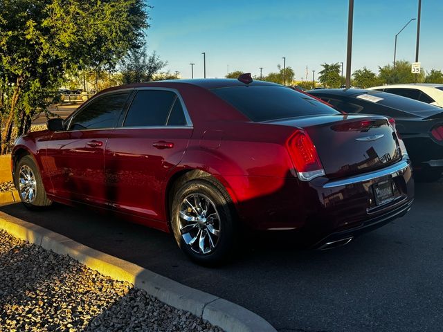 2018 Chrysler 300 Touring