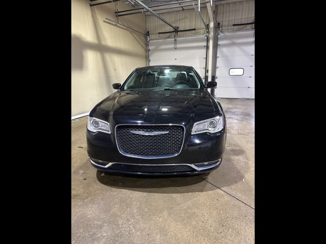 2018 Chrysler 300 Touring L