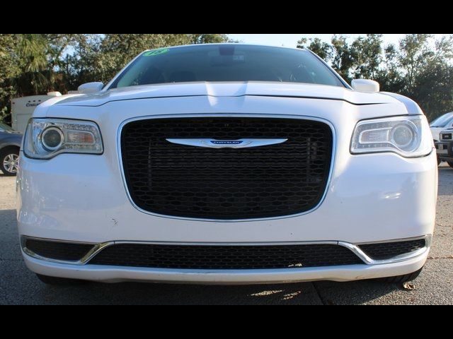 2018 Chrysler 300 Touring