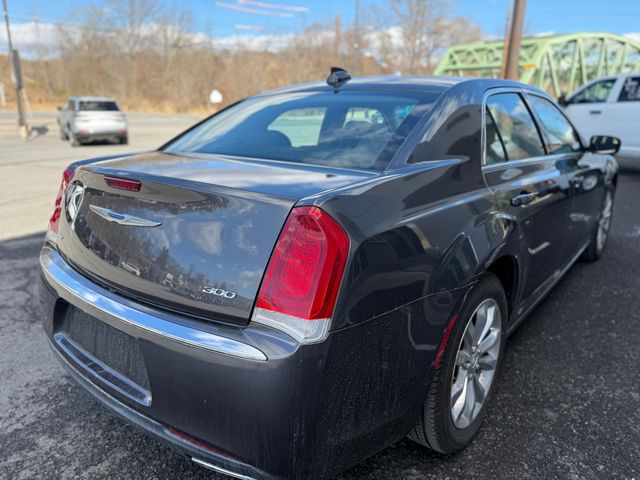 2018 Chrysler 300 Touring