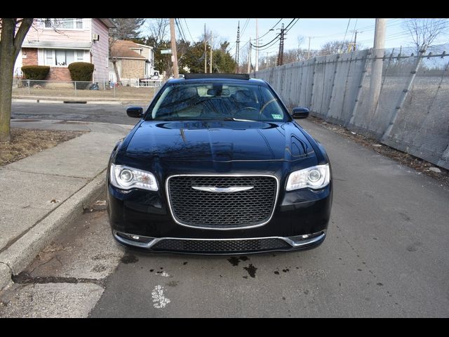 2018 Chrysler 300 Touring L