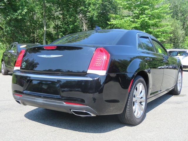 2018 Chrysler 300 Touring L