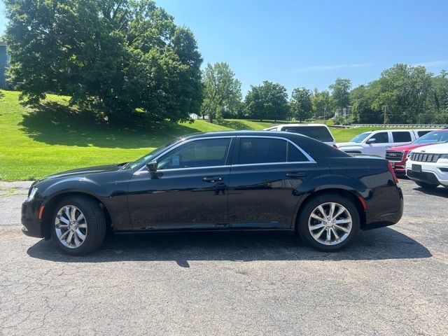 2018 Chrysler 300 Touring L