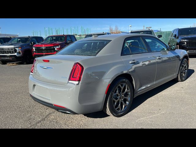 2018 Chrysler 300 Touring